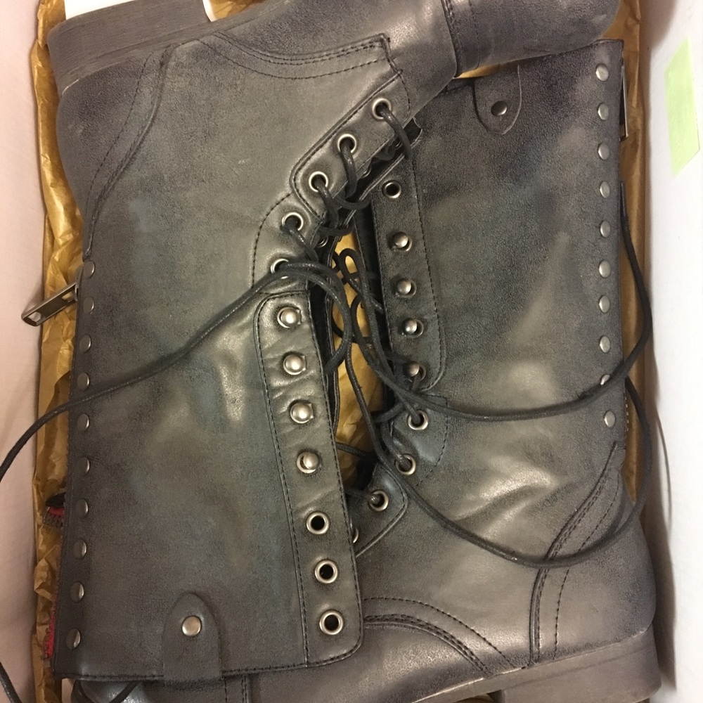 Madden girl size 7.5 boots barely worn